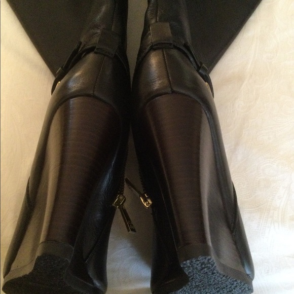 NIB Coach Dorothy wedge black leather riding boot with gold hardware. Size 8.5. - Picture 5 of 10